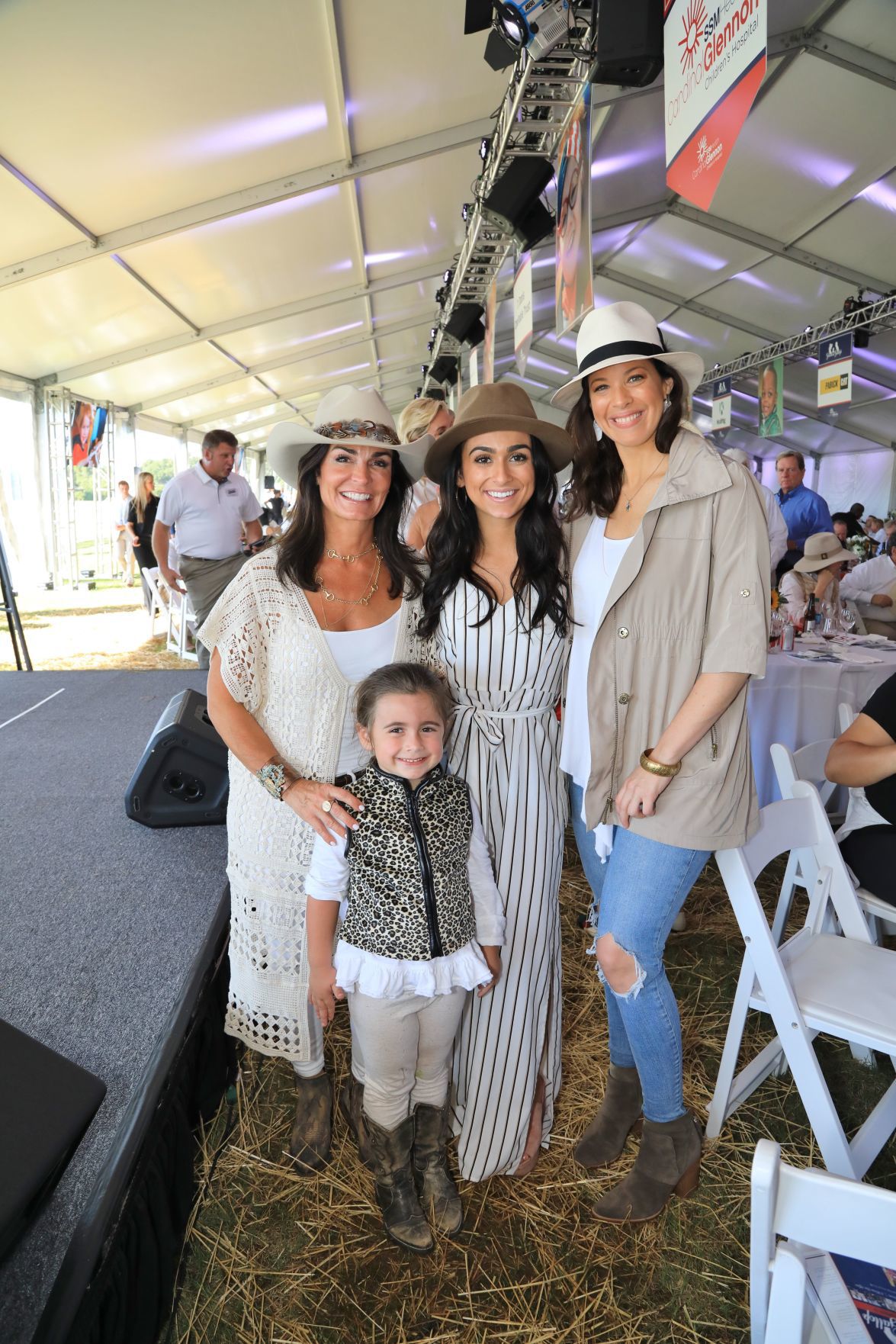 Molly, Alayna, Ava Sansone, Tina Schlapprizzi